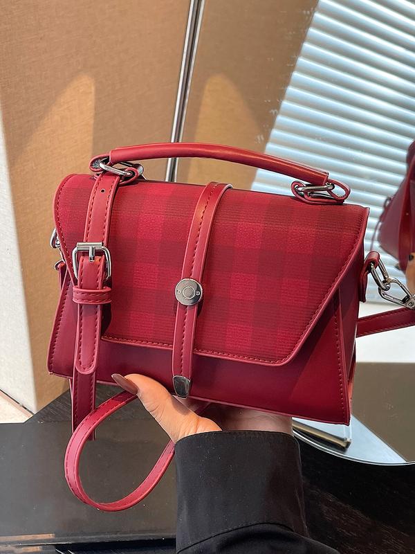 Avanlie | Contrast Stitch Shoulder Bag
