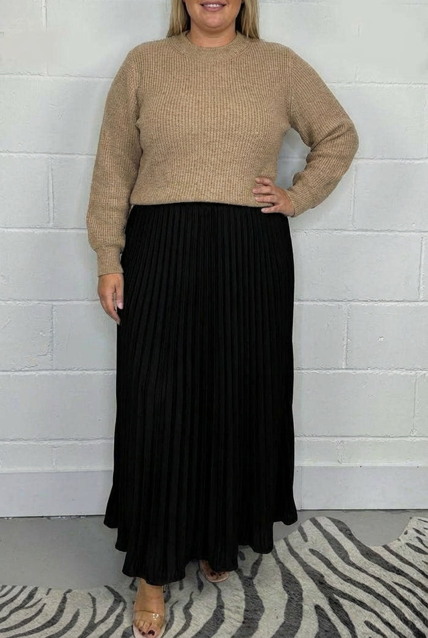 Claudia - Maxi dress with sweater and pleated skirt
