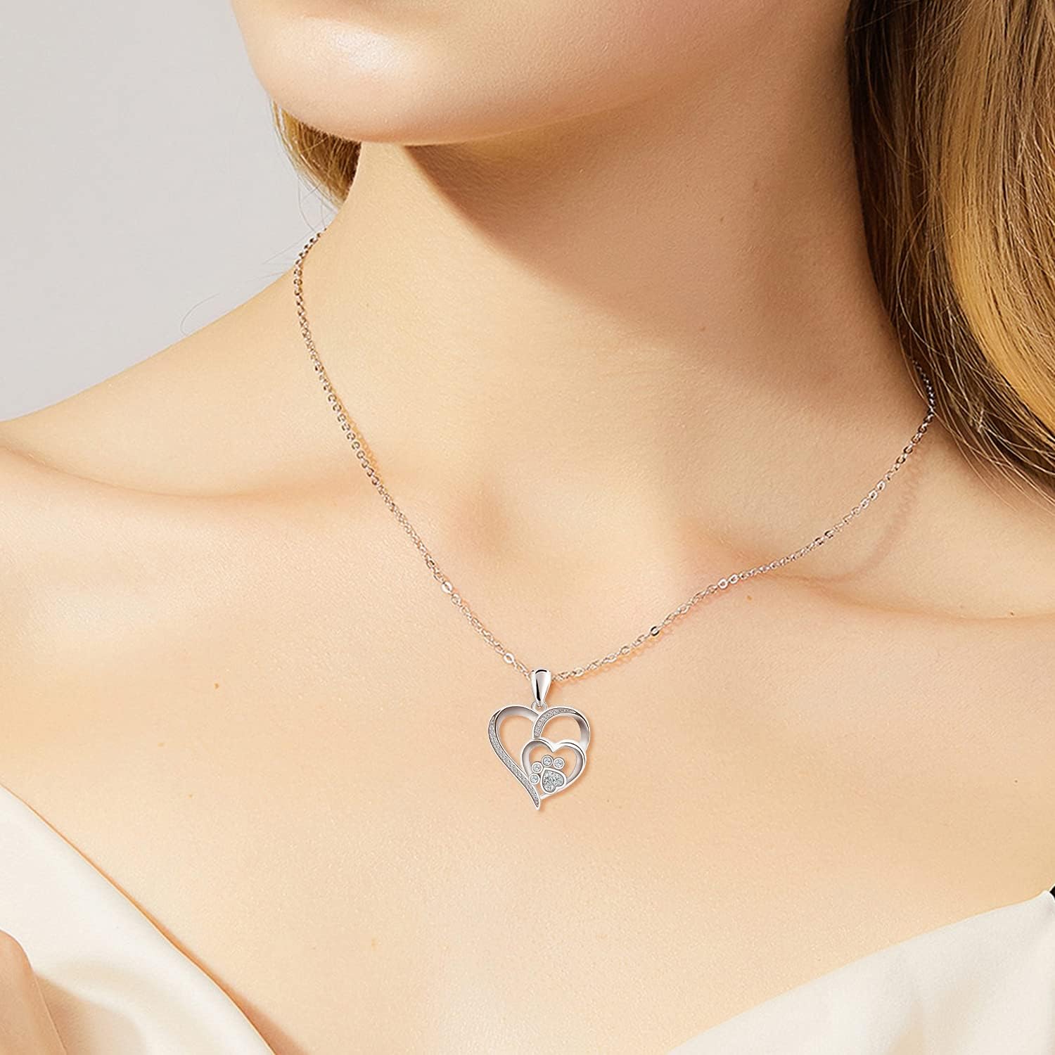 Aurielle™ | Heart and Paw Shaped Pendant Necklace