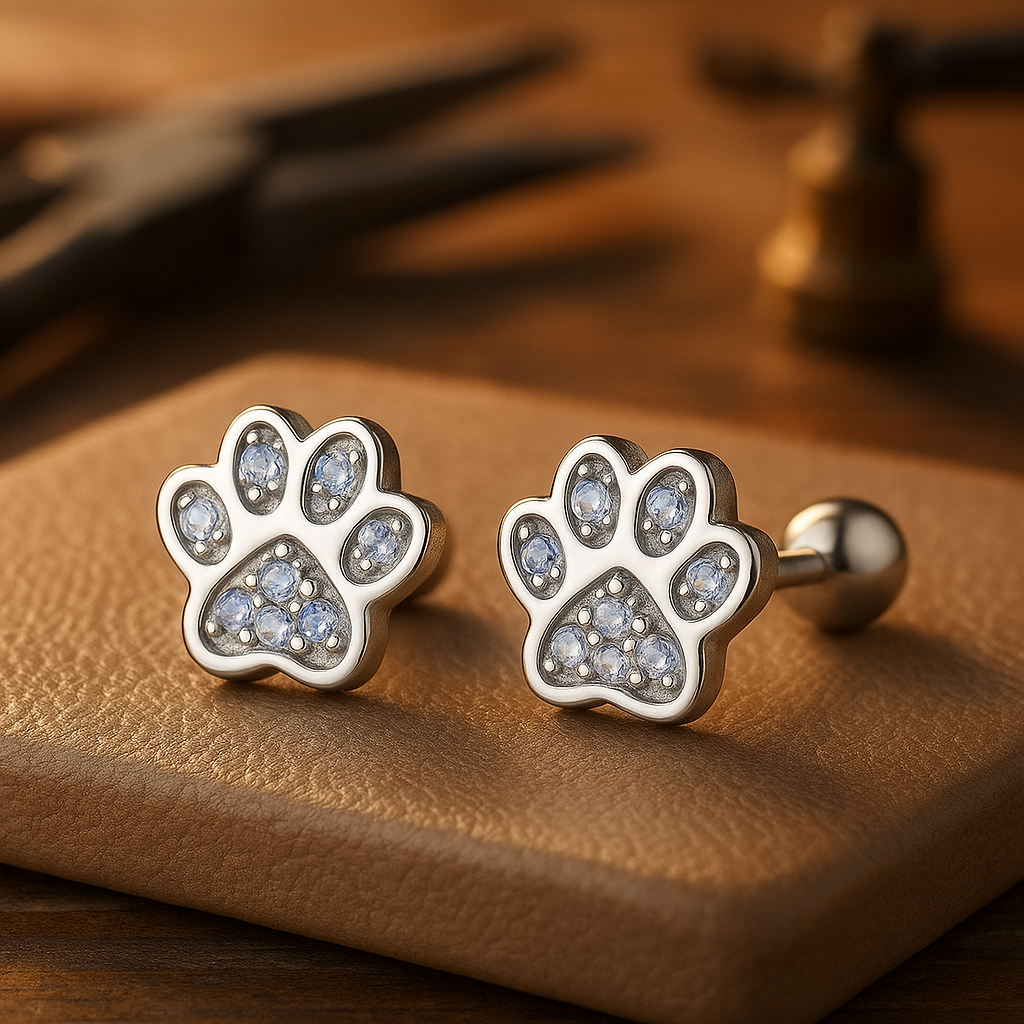 Arden™ | Stud Earrings with Paw Print