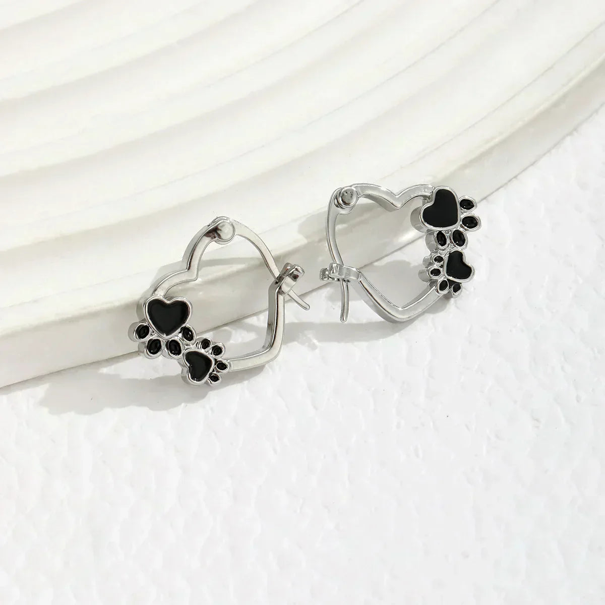 Amara™ | Heart Hoop Earrings