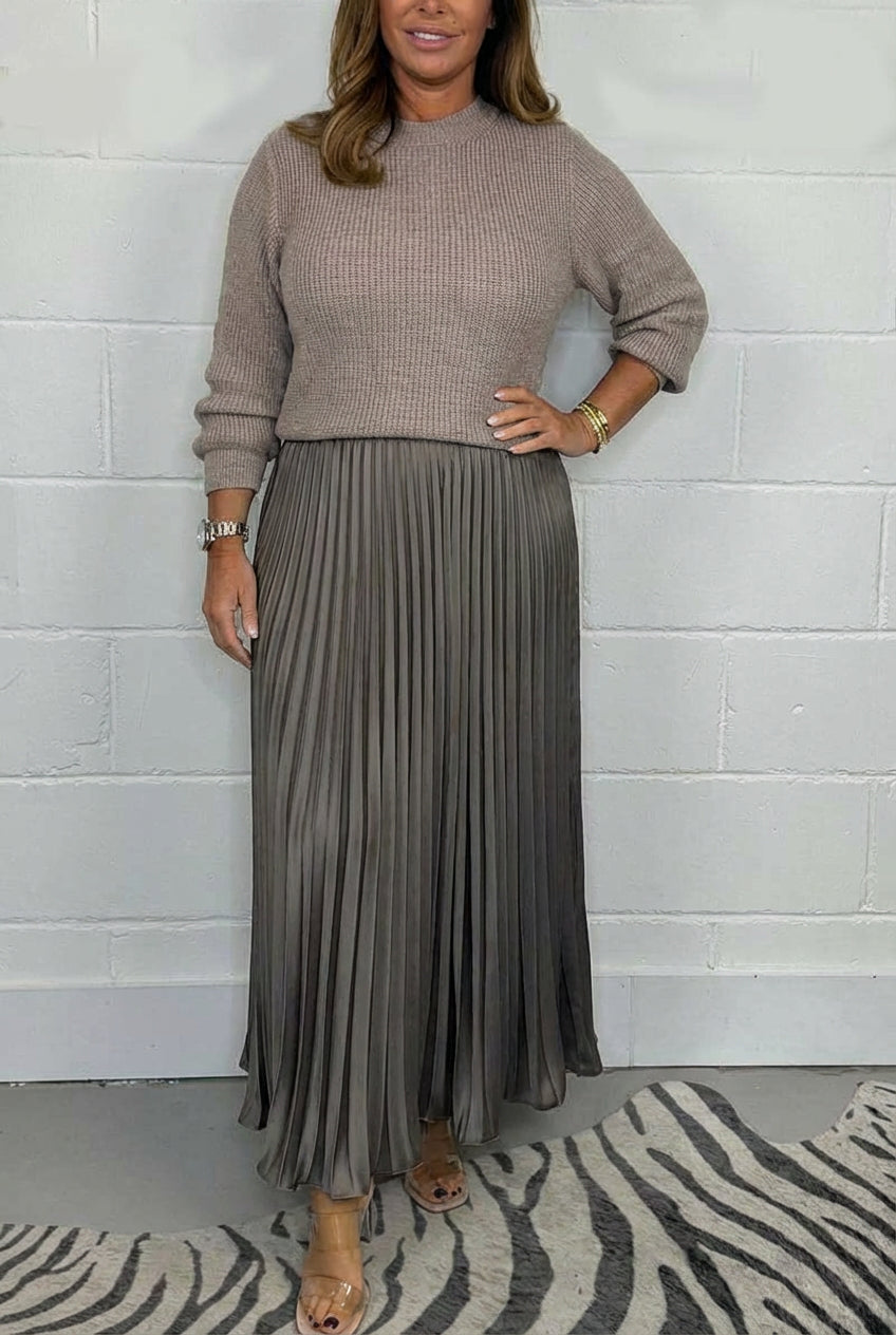Claudia - Maxi dress with sweater and pleated skirt